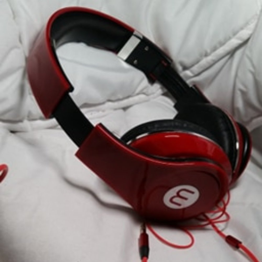 m brand adjustable red headphones with aux 🎉 - Picture 1 of 4